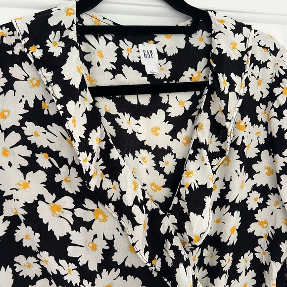 Gap Floral Wrap Blouse - Picture 2 of 4
